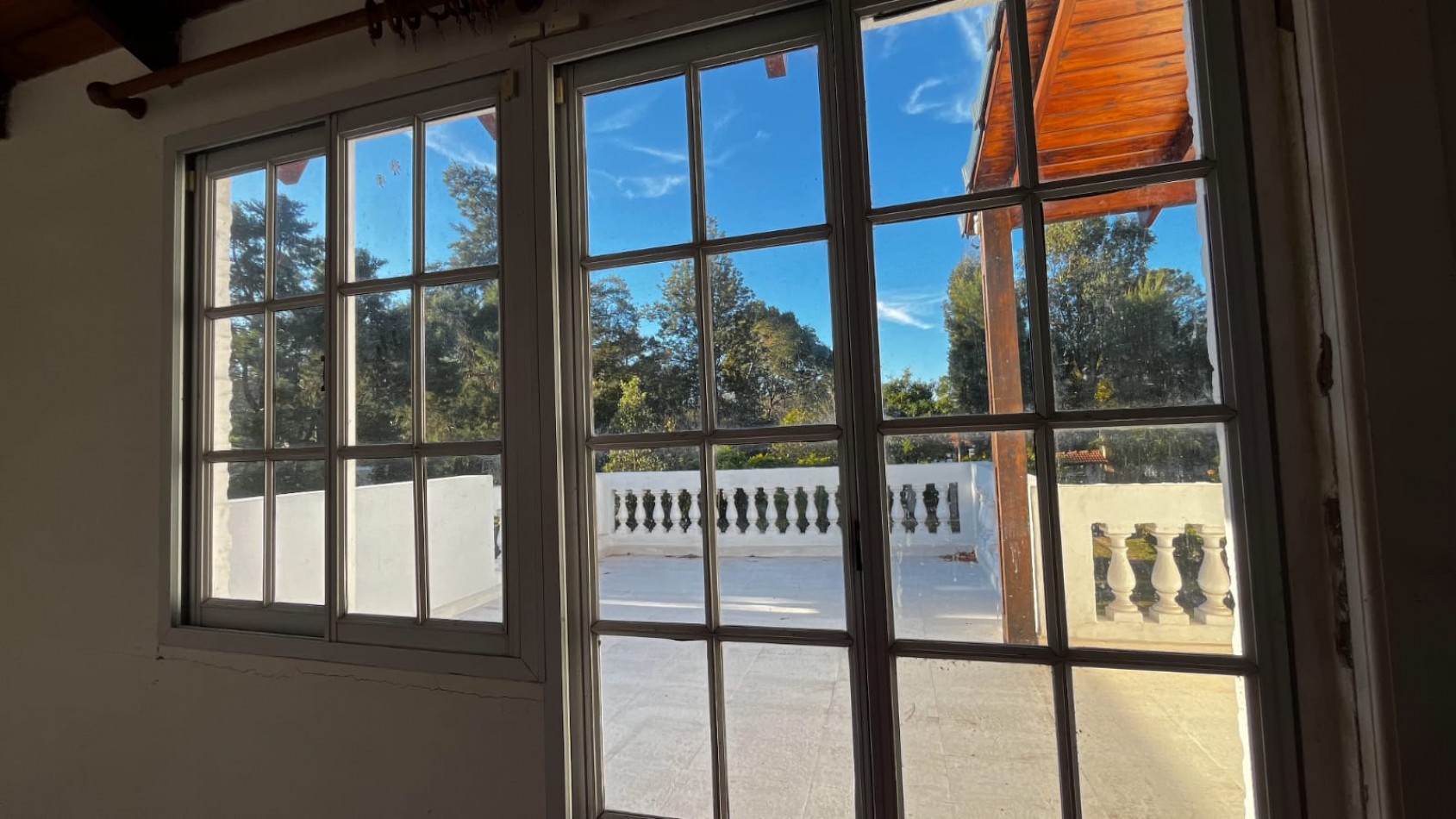 IMPONENTE CASA EN VILLA CALIFORNIA