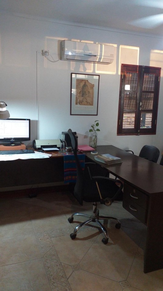 CASA CON ENORME PARQUIZADO VERDE ESPECTACULAR ESTADO !! ACEPTA ENTREGA Y FINANCIACION !! NO LA PIERDAS APURATE !!