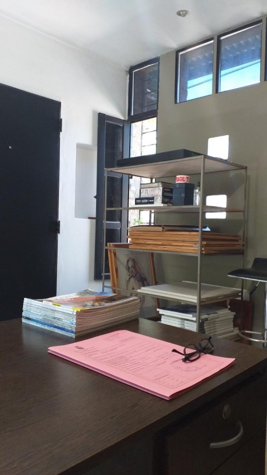 CASA CON ENORME PARQUIZADO VERDE ESPECTACULAR ESTADO !! ACEPTA ENTREGA Y FINANCIACION !! NO LA PIERDAS APURATE !!