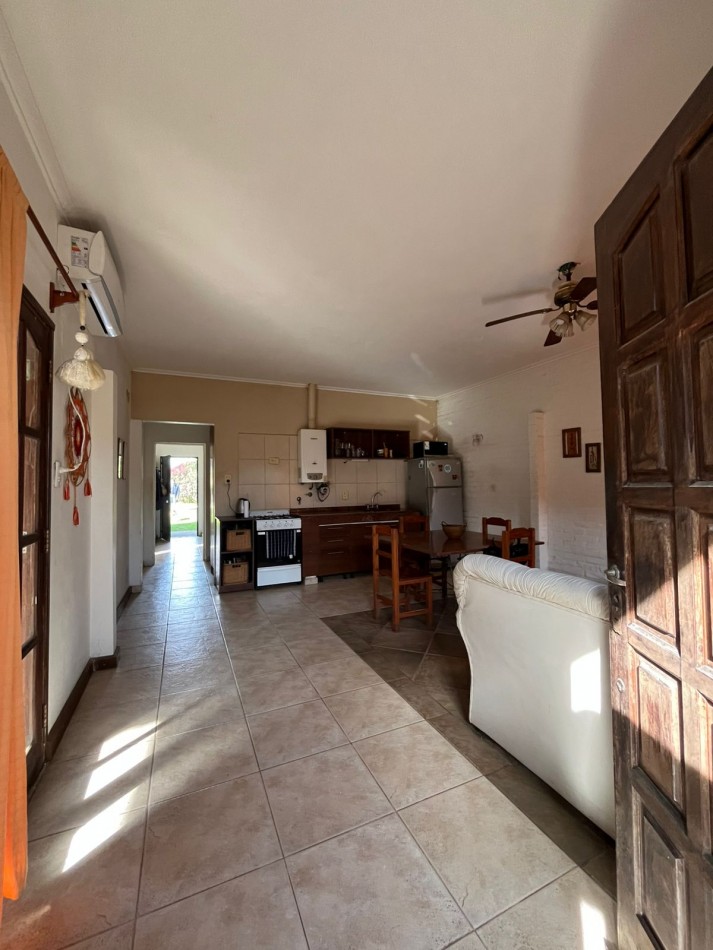 CASA CON ENORME PARQUIZADO VERDE ESPECTACULAR ESTADO !! ACEPTA ENTREGA Y FINANCIACION !! NO LA PIERDAS APURATE !!