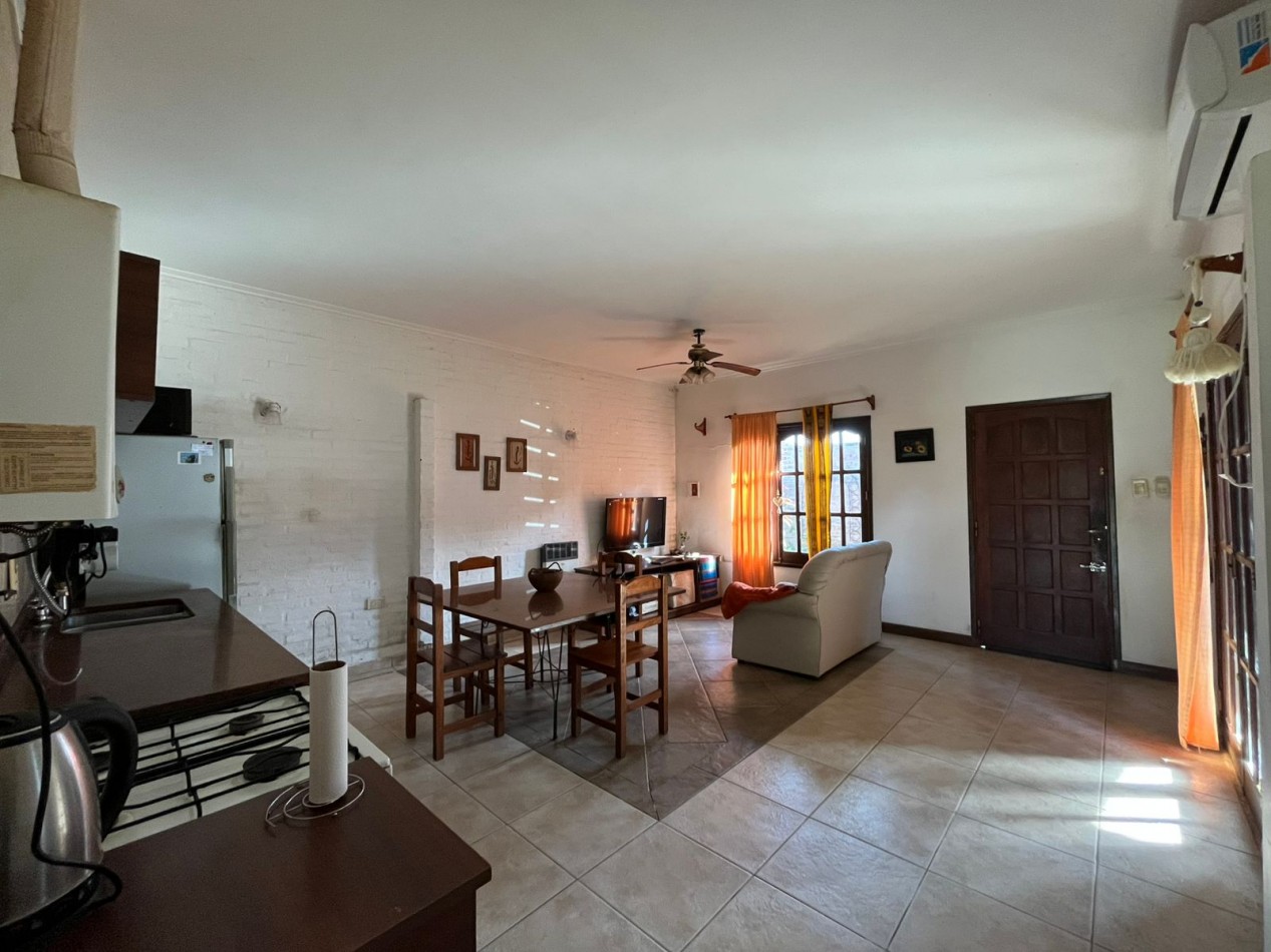 CASA CON ENORME PARQUIZADO VERDE ESPECTACULAR ESTADO !! ACEPTA ENTREGA Y FINANCIACION !! NO LA PIERDAS APURATE !!