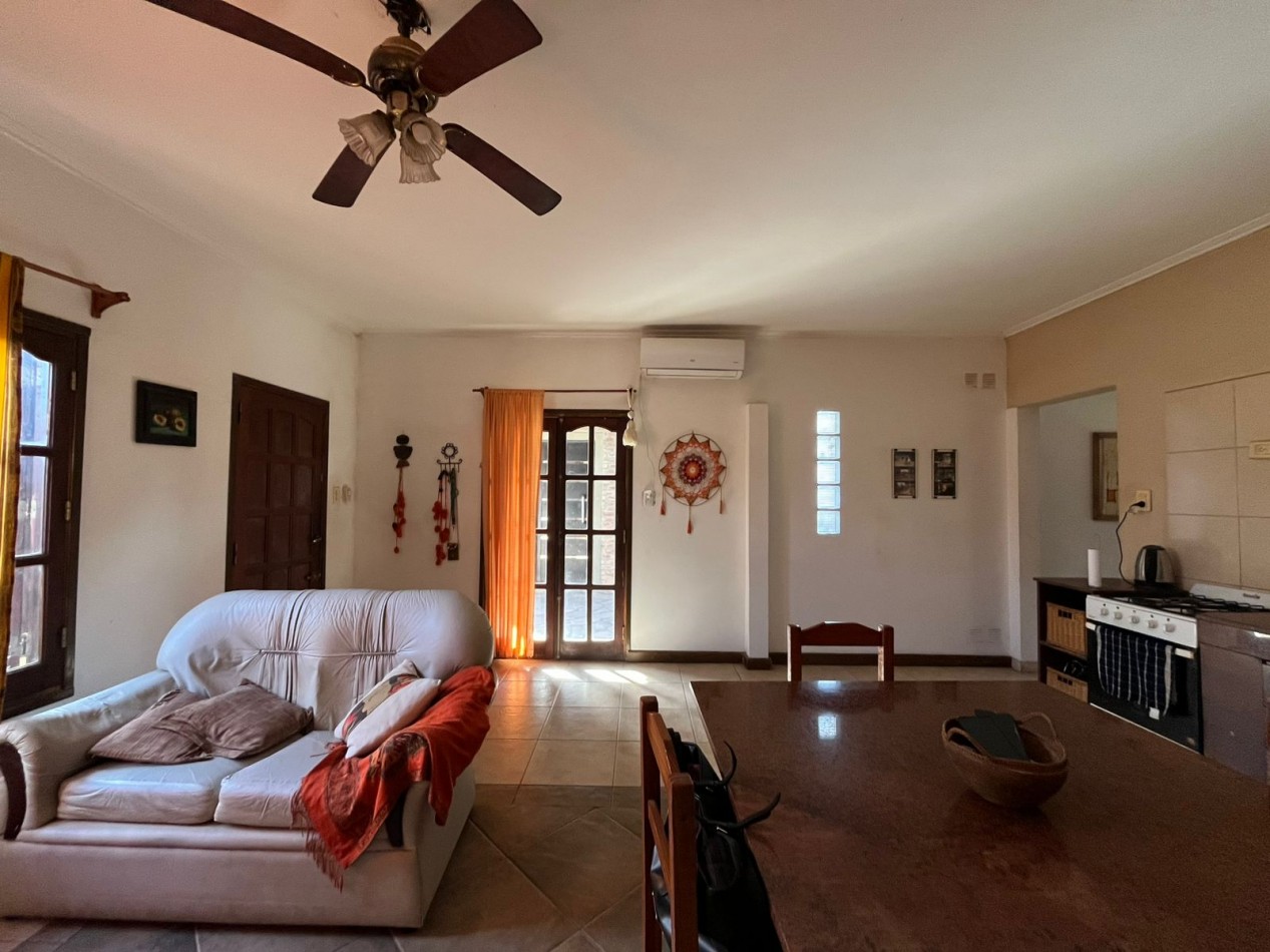 CASA CON ENORME PARQUIZADO VERDE ESPECTACULAR ESTADO !! ACEPTA ENTREGA Y FINANCIACION !! NO LA PIERDAS APURATE !!