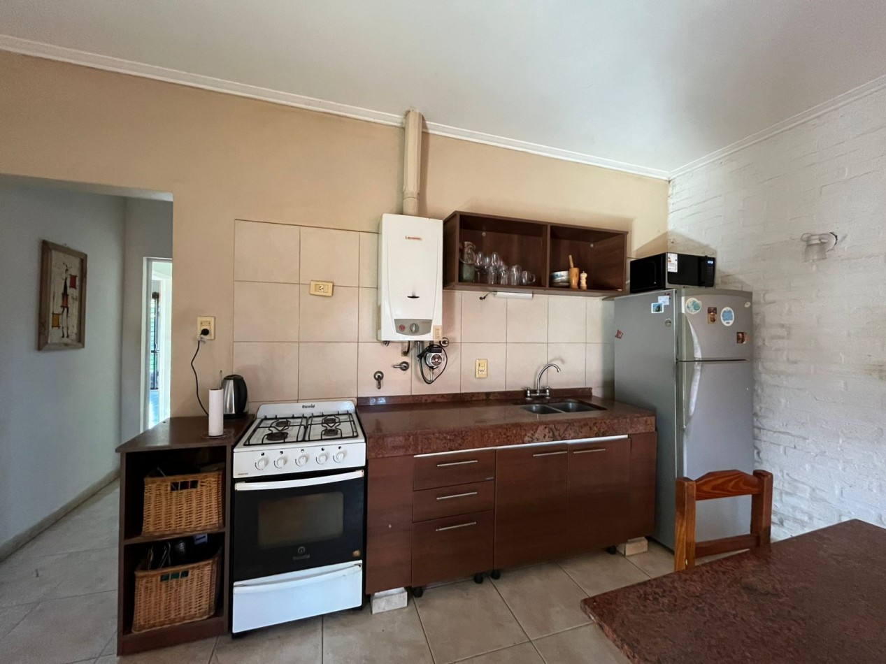 CASA CON ENORME PARQUIZADO VERDE ESPECTACULAR ESTADO !! ACEPTA ENTREGA Y FINANCIACION !! NO LA PIERDAS APURATE !!