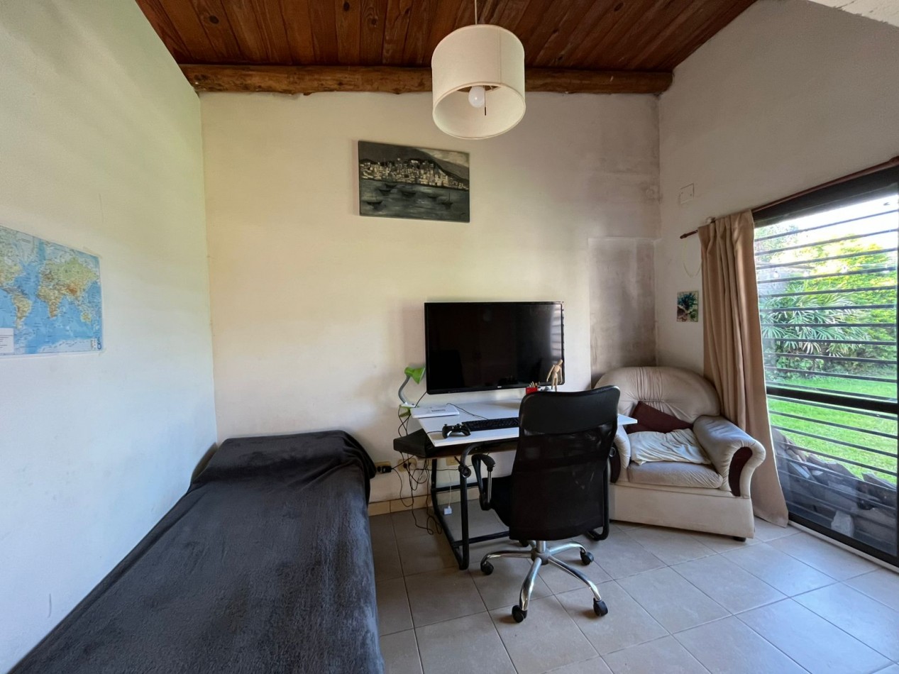 CASA CON ENORME PARQUIZADO VERDE ESPECTACULAR ESTADO !! ACEPTA ENTREGA Y FINANCIACION !! NO LA PIERDAS APURATE !!