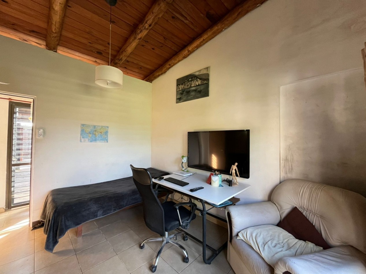 CASA CON ENORME PARQUIZADO VERDE ESPECTACULAR ESTADO !! ACEPTA ENTREGA Y FINANCIACION !! NO LA PIERDAS APURATE !!