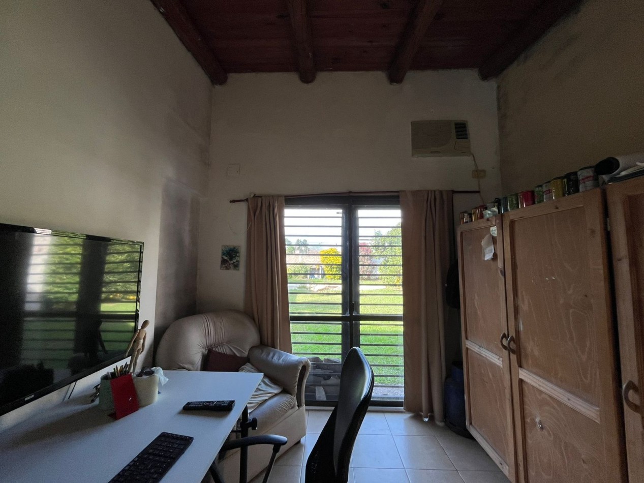 CASA CON ENORME PARQUIZADO VERDE ESPECTACULAR ESTADO !! ACEPTA ENTREGA Y FINANCIACION !! NO LA PIERDAS APURATE !!