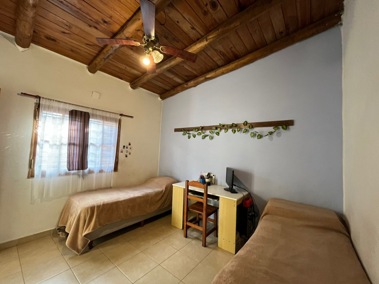 CASA CON ENORME PARQUIZADO VERDE ESPECTACULAR ESTADO !! ACEPTA ENTREGA Y FINANCIACION !! NO LA PIERDAS APURATE !!