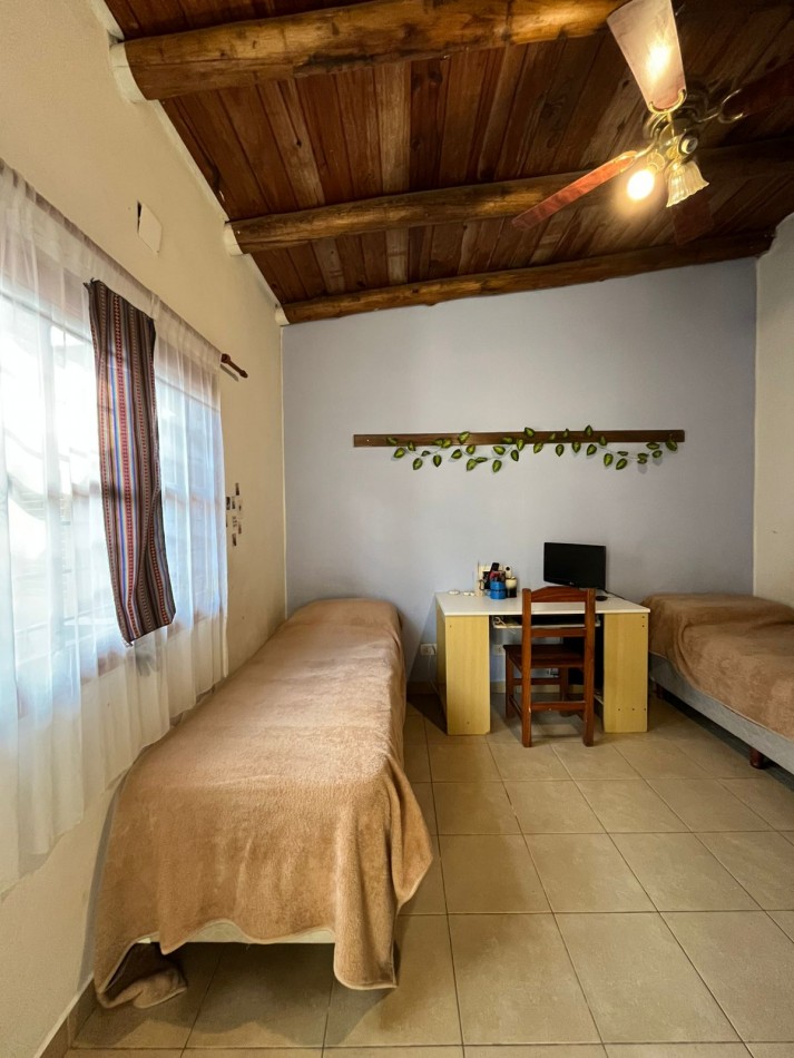 CASA CON ENORME PARQUIZADO VERDE ESPECTACULAR ESTADO !! ACEPTA ENTREGA Y FINANCIACION !! NO LA PIERDAS APURATE !!