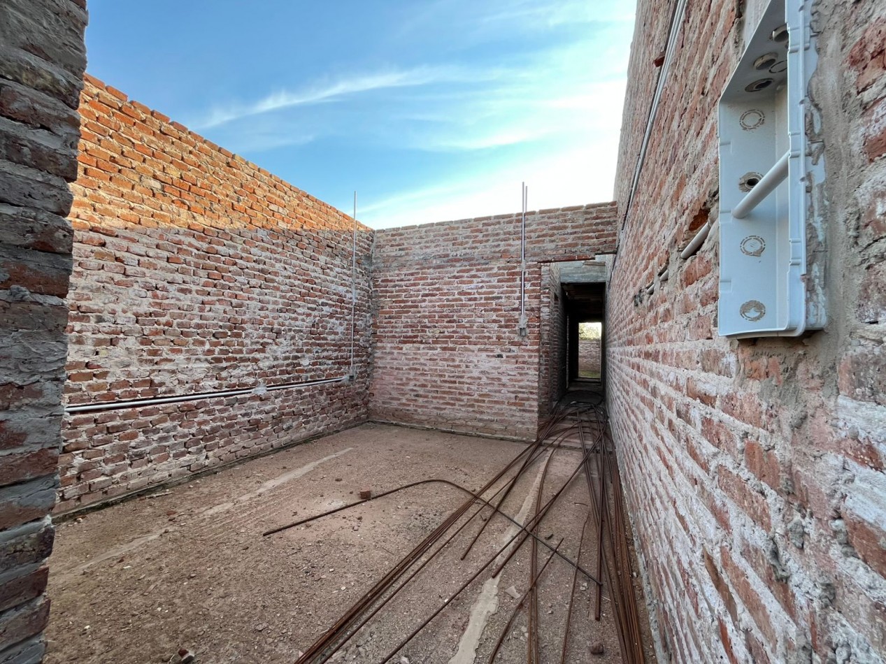 TERRENO CON CONSTRUCCION AVANZADA-ESPECTACULAR INVERSION!!