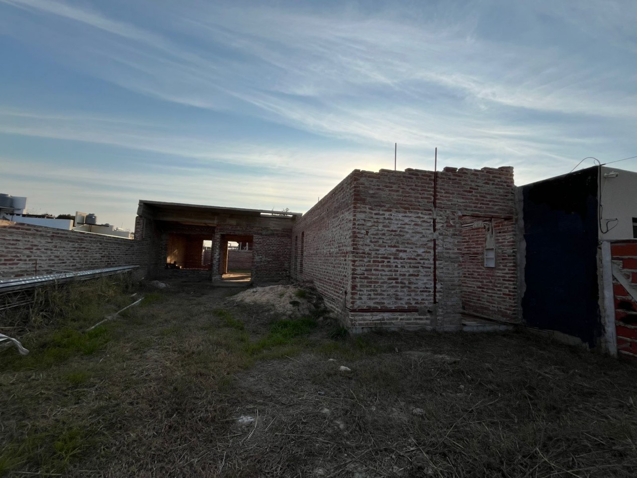 TERRENO CON CONSTRUCCION AVANZADA-ESPECTACULAR INVERSION!!