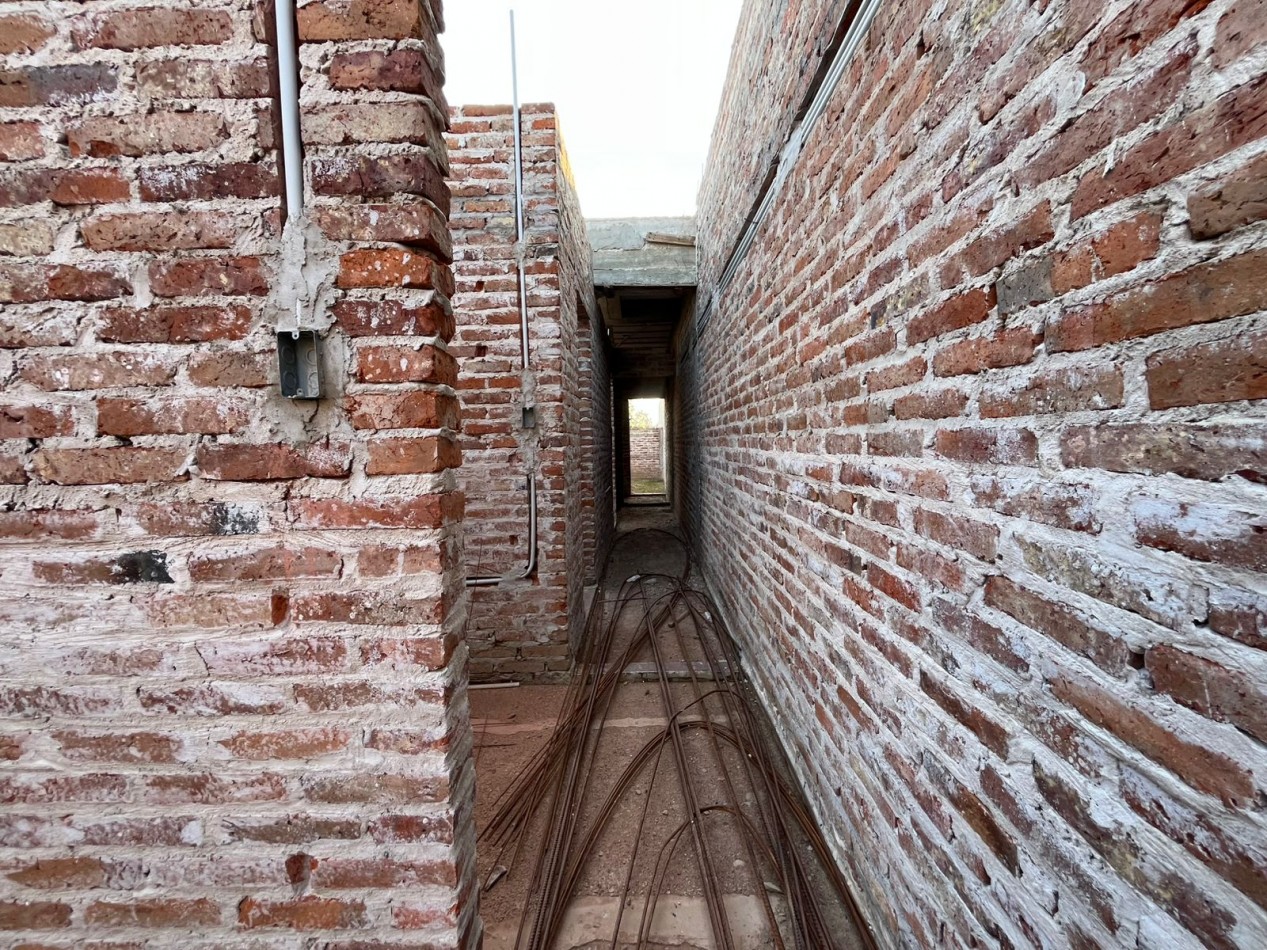 TERRENO CON CONSTRUCCION AVANZADA-ESPECTACULAR INVERSION!!