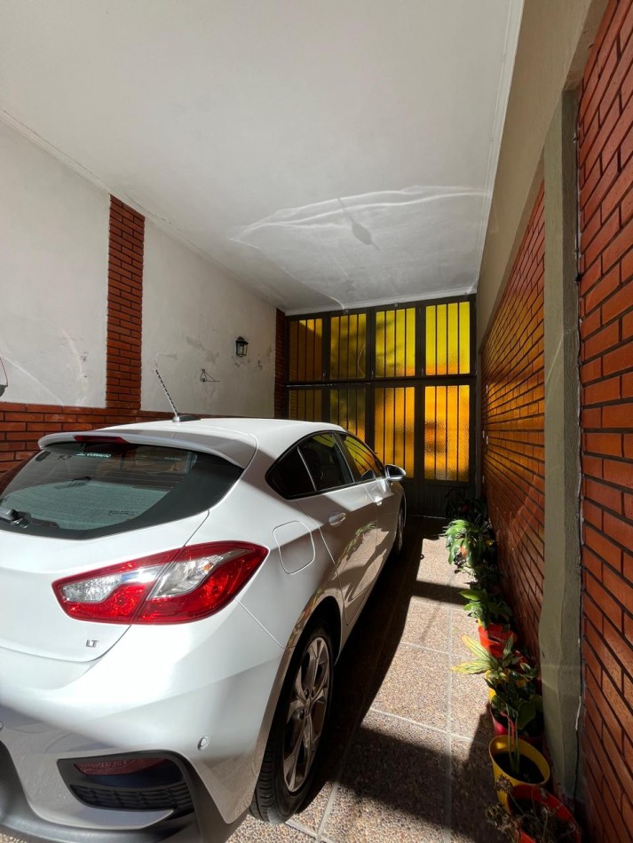 CASA DE CATEGORIA + GALPON IDEAL PARA DESARROLLO/EMPRENDIMIENTO DE TALLER/GIMNASIO/DUPLEX/ETC !! NUEVO INGRESO EN EXCLUSIVA