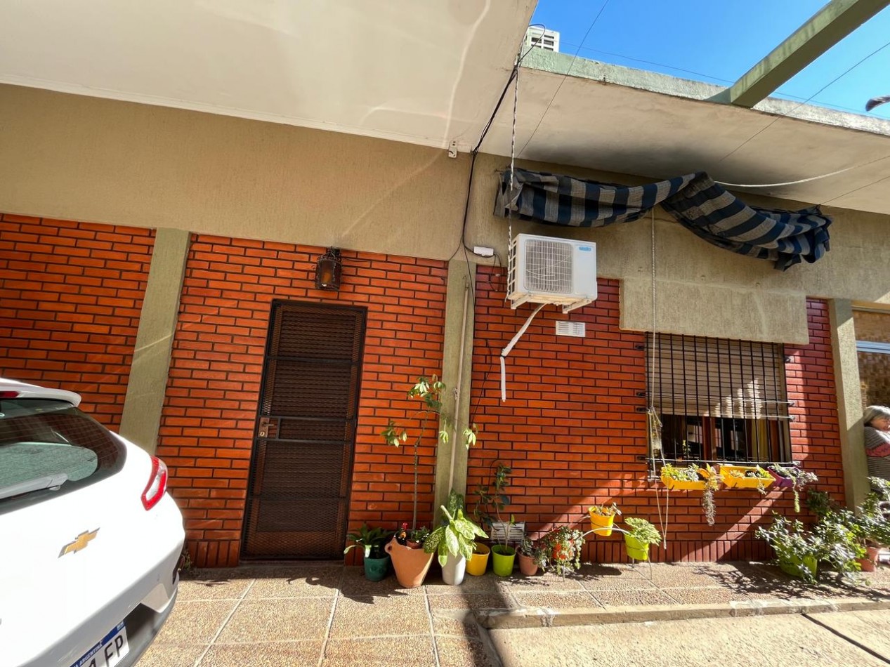 CASA DE CATEGORIA + GALPON IDEAL PARA DESARROLLO/EMPRENDIMIENTO DE TALLER/GIMNASIO/DUPLEX/ETC !! NUEVO INGRESO EN EXCLUSIVA