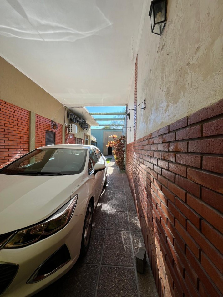 CASA DE CATEGORIA + GALPON IDEAL PARA DESARROLLO/EMPRENDIMIENTO DE TALLER/GIMNASIO/DUPLEX/ETC !! NUEVO INGRESO EN EXCLUSIVA