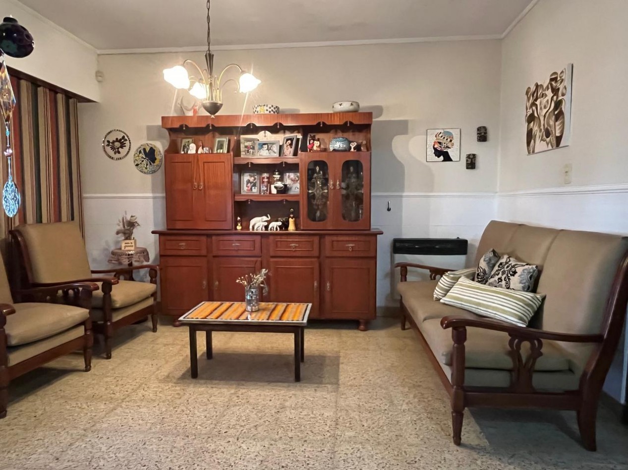 CASA DE CATEGORIA + GALPON IDEAL PARA DESARROLLO/EMPRENDIMIENTO DE TALLER/GIMNASIO/DUPLEX/ETC !! NUEVO INGRESO EN EXCLUSIVA