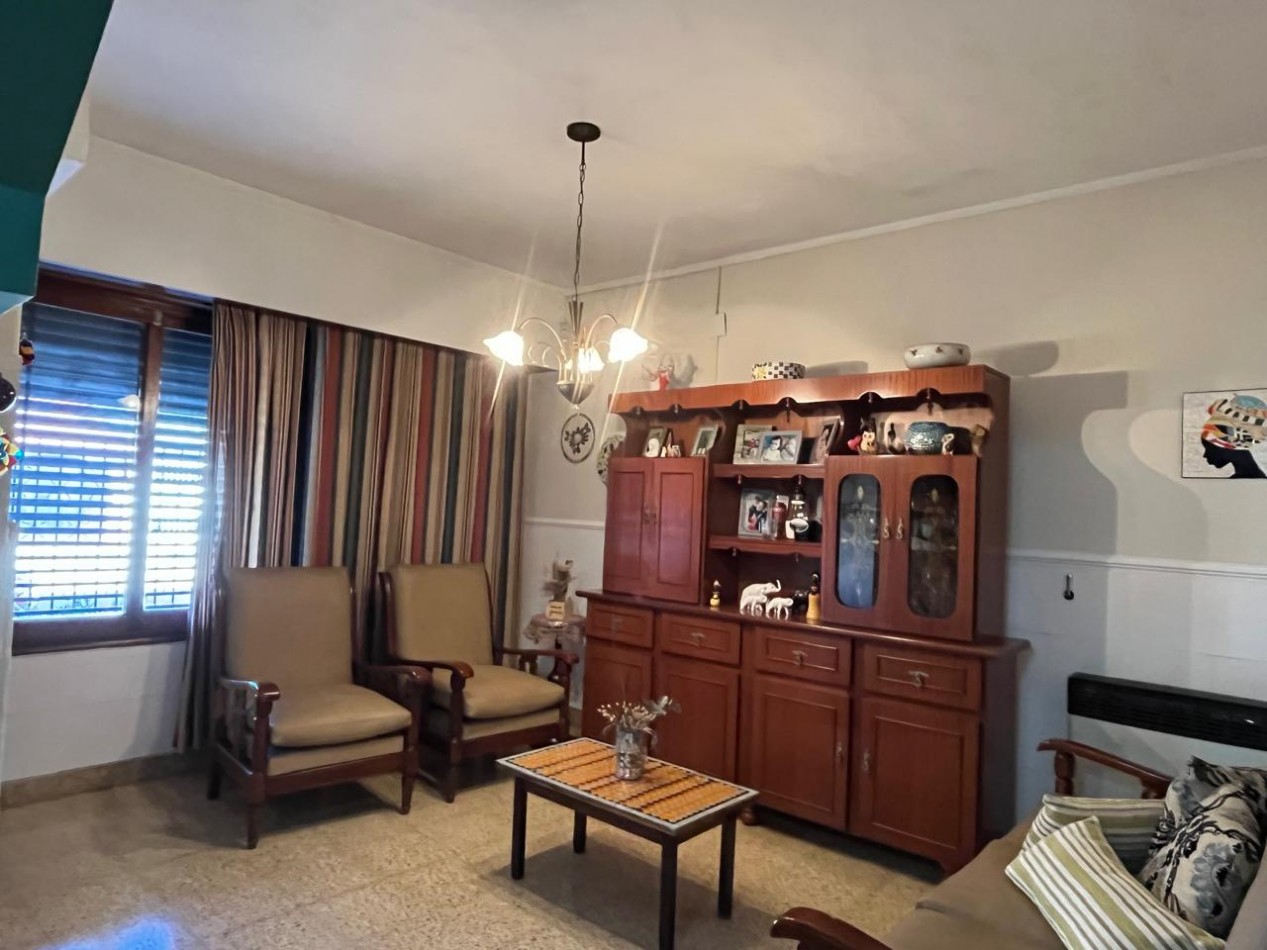 CASA DE CATEGORIA + GALPON IDEAL PARA DESARROLLO/EMPRENDIMIENTO DE TALLER/GIMNASIO/DUPLEX/ETC !! NUEVO INGRESO EN EXCLUSIVA