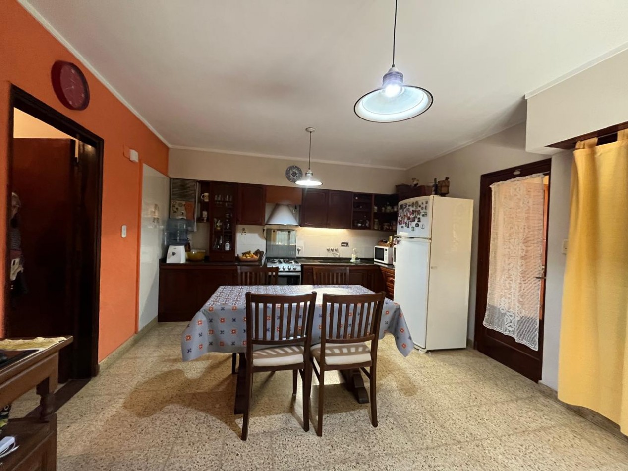 CASA DE CATEGORIA + GALPON IDEAL PARA DESARROLLO/EMPRENDIMIENTO DE TALLER/GIMNASIO/DUPLEX/ETC !! NUEVO INGRESO EN EXCLUSIVA