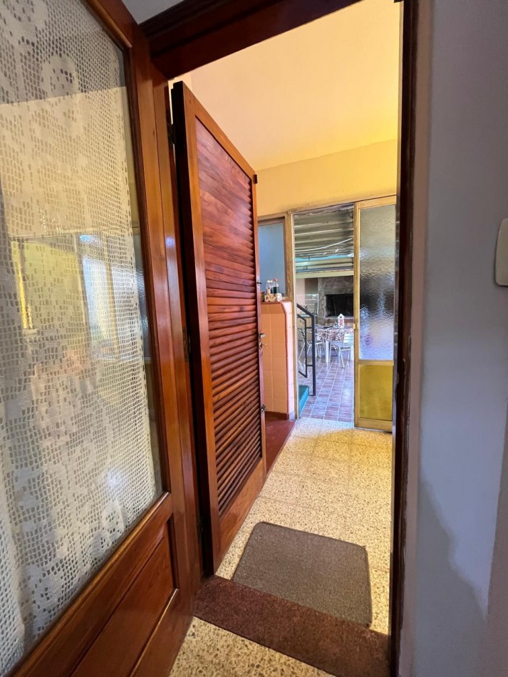 CASA DE CATEGORIA + GALPON IDEAL PARA DESARROLLO/EMPRENDIMIENTO DE TALLER/GIMNASIO/DUPLEX/ETC !! NUEVO INGRESO EN EXCLUSIVA