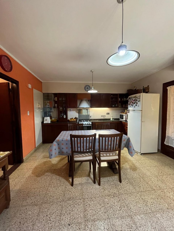 CASA DE CATEGORIA + GALPON IDEAL PARA DESARROLLO/EMPRENDIMIENTO DE TALLER/GIMNASIO/DUPLEX/ETC !! NUEVO INGRESO EN EXCLUSIVA