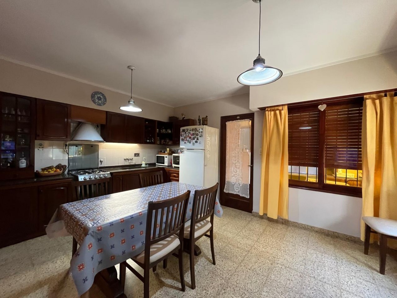 CASA DE CATEGORIA + GALPON IDEAL PARA DESARROLLO/EMPRENDIMIENTO DE TALLER/GIMNASIO/DUPLEX/ETC !! NUEVO INGRESO EN EXCLUSIVA