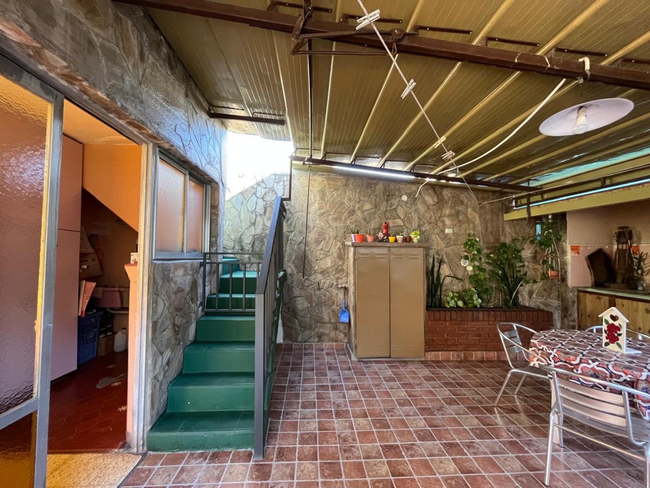 CASA DE CATEGORIA + GALPON IDEAL PARA DESARROLLO/EMPRENDIMIENTO DE TALLER/GIMNASIO/DUPLEX/ETC !! NUEVO INGRESO EN EXCLUSIVA