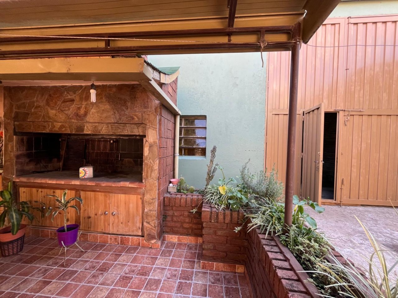 CASA DE CATEGORIA + GALPON IDEAL PARA DESARROLLO/EMPRENDIMIENTO DE TALLER/GIMNASIO/DUPLEX/ETC !! NUEVO INGRESO EN EXCLUSIVA