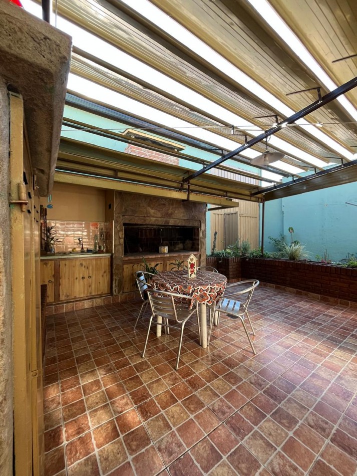 CASA DE CATEGORIA + GALPON IDEAL PARA DESARROLLO/EMPRENDIMIENTO DE TALLER/GIMNASIO/DUPLEX/ETC !! NUEVO INGRESO EN EXCLUSIVA