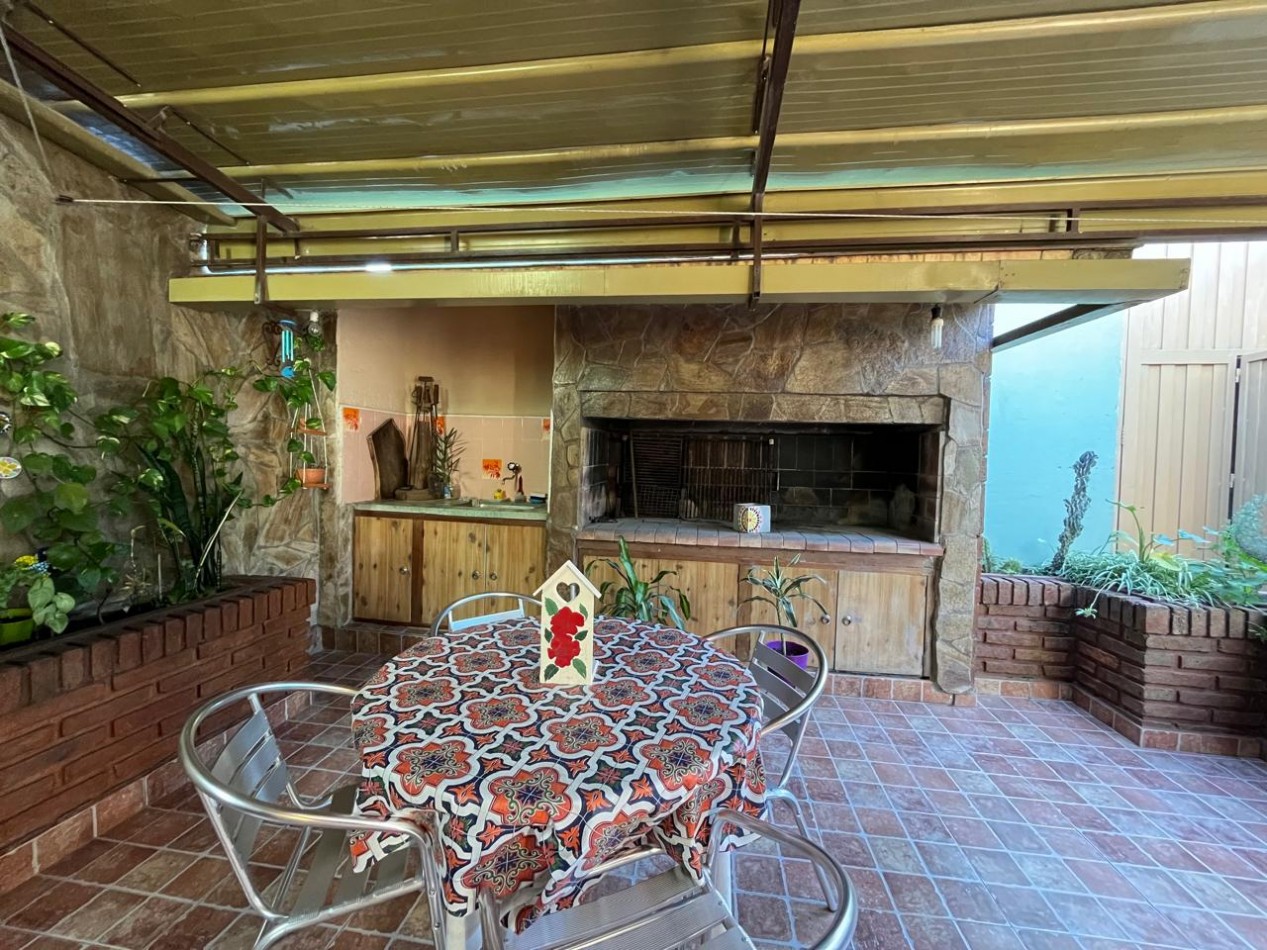 CASA DE CATEGORIA + GALPON IDEAL PARA DESARROLLO/EMPRENDIMIENTO DE TALLER/GIMNASIO/DUPLEX/ETC !! NUEVO INGRESO EN EXCLUSIVA