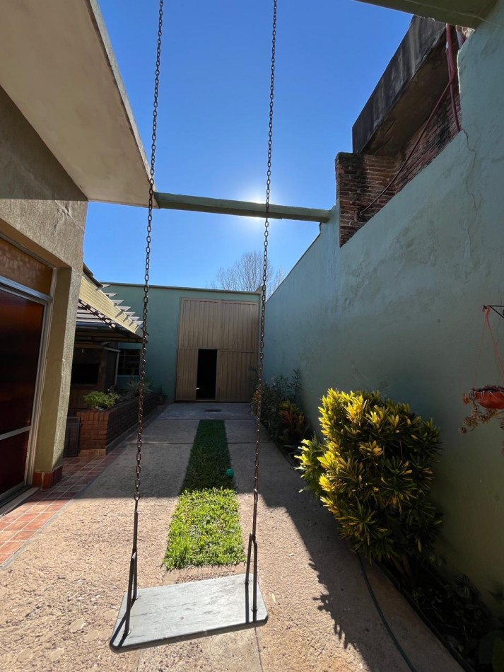 CASA DE CATEGORIA + GALPON IDEAL PARA DESARROLLO/EMPRENDIMIENTO DE TALLER/GIMNASIO/DUPLEX/ETC !! NUEVO INGRESO EN EXCLUSIVA