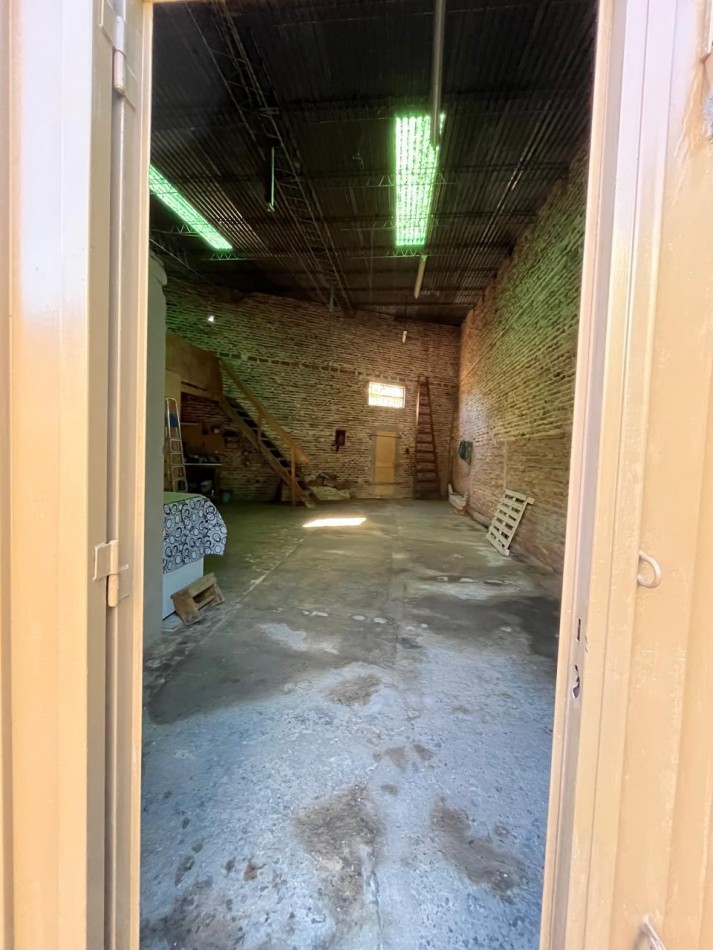 CASA DE CATEGORIA + GALPON IDEAL PARA DESARROLLO/EMPRENDIMIENTO DE TALLER/GIMNASIO/DUPLEX/ETC !! NUEVO INGRESO EN EXCLUSIVA