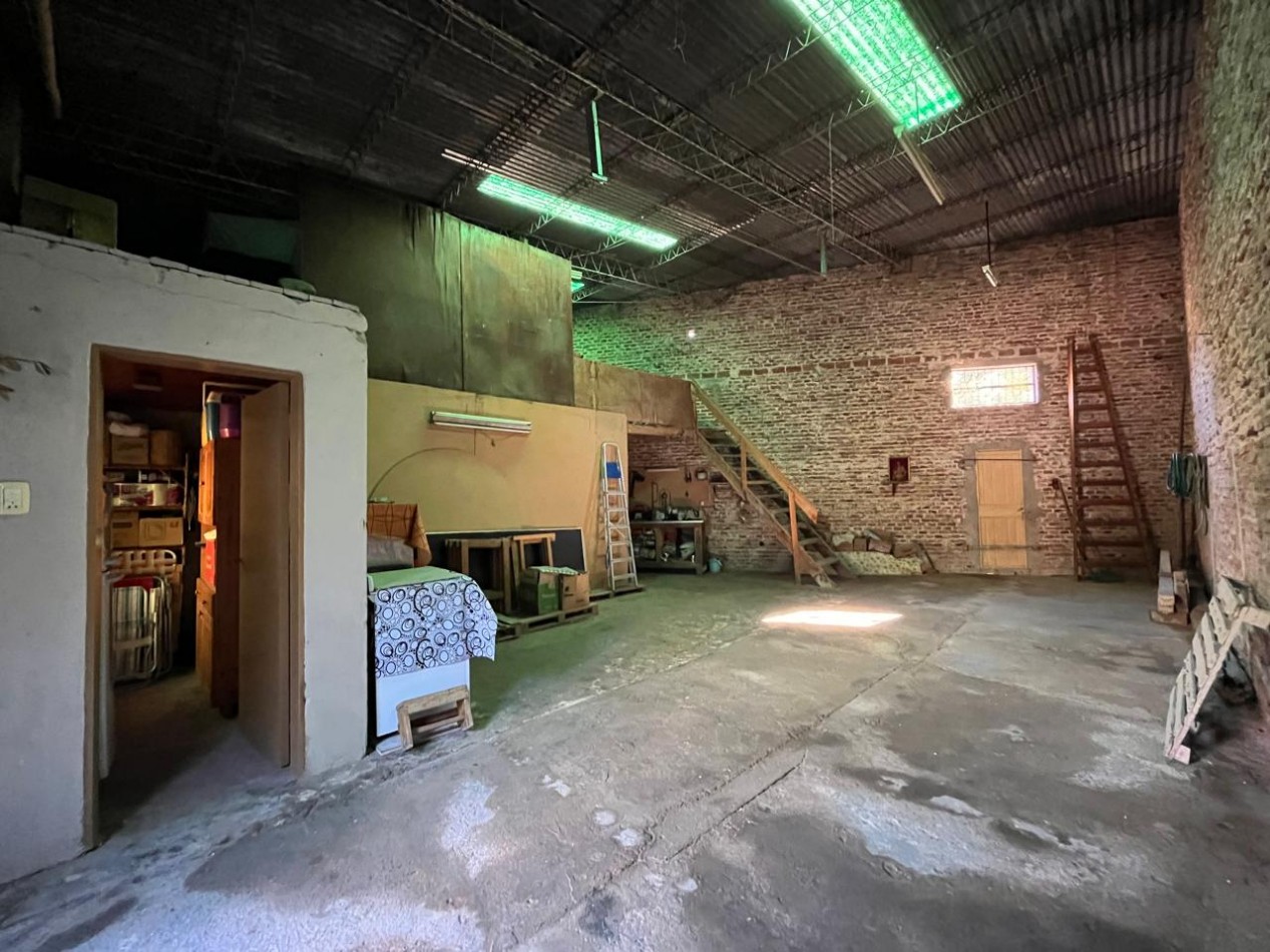 CASA DE CATEGORIA + GALPON IDEAL PARA DESARROLLO/EMPRENDIMIENTO DE TALLER/GIMNASIO/DUPLEX/ETC !! NUEVO INGRESO EN EXCLUSIVA