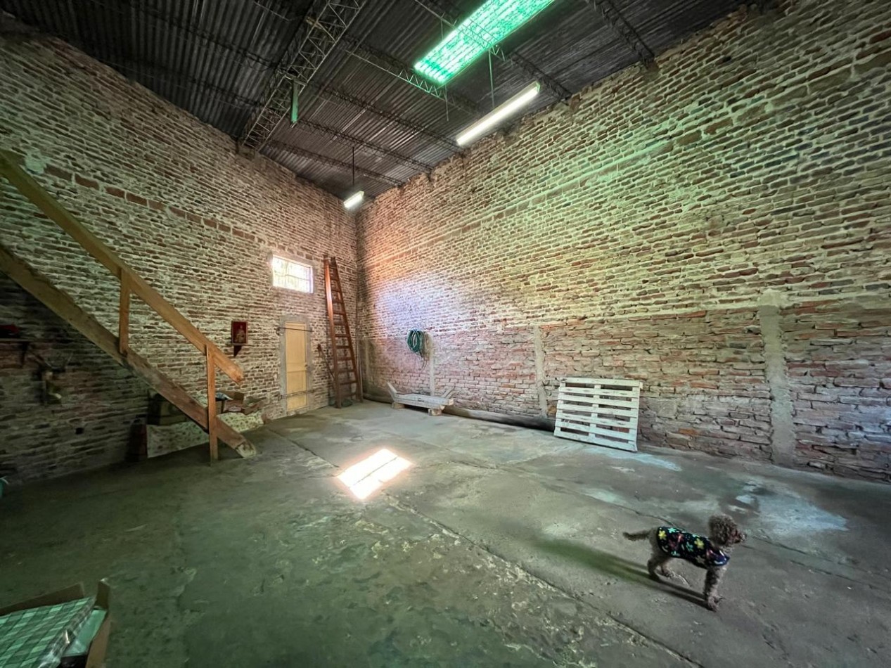 CASA DE CATEGORIA + GALPON IDEAL PARA DESARROLLO/EMPRENDIMIENTO DE TALLER/GIMNASIO/DUPLEX/ETC !! NUEVO INGRESO EN EXCLUSIVA