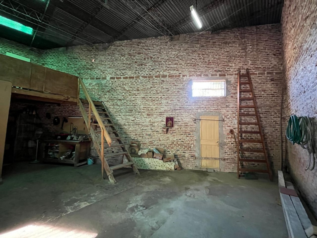 CASA DE CATEGORIA + GALPON IDEAL PARA DESARROLLO/EMPRENDIMIENTO DE TALLER/GIMNASIO/DUPLEX/ETC !! NUEVO INGRESO EN EXCLUSIVA