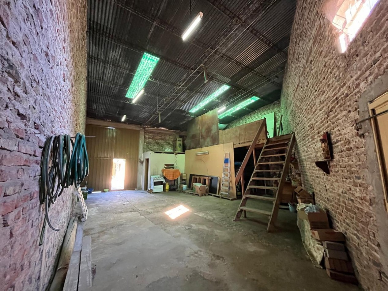 CASA DE CATEGORIA + GALPON IDEAL PARA DESARROLLO/EMPRENDIMIENTO DE TALLER/GIMNASIO/DUPLEX/ETC !! NUEVO INGRESO EN EXCLUSIVA