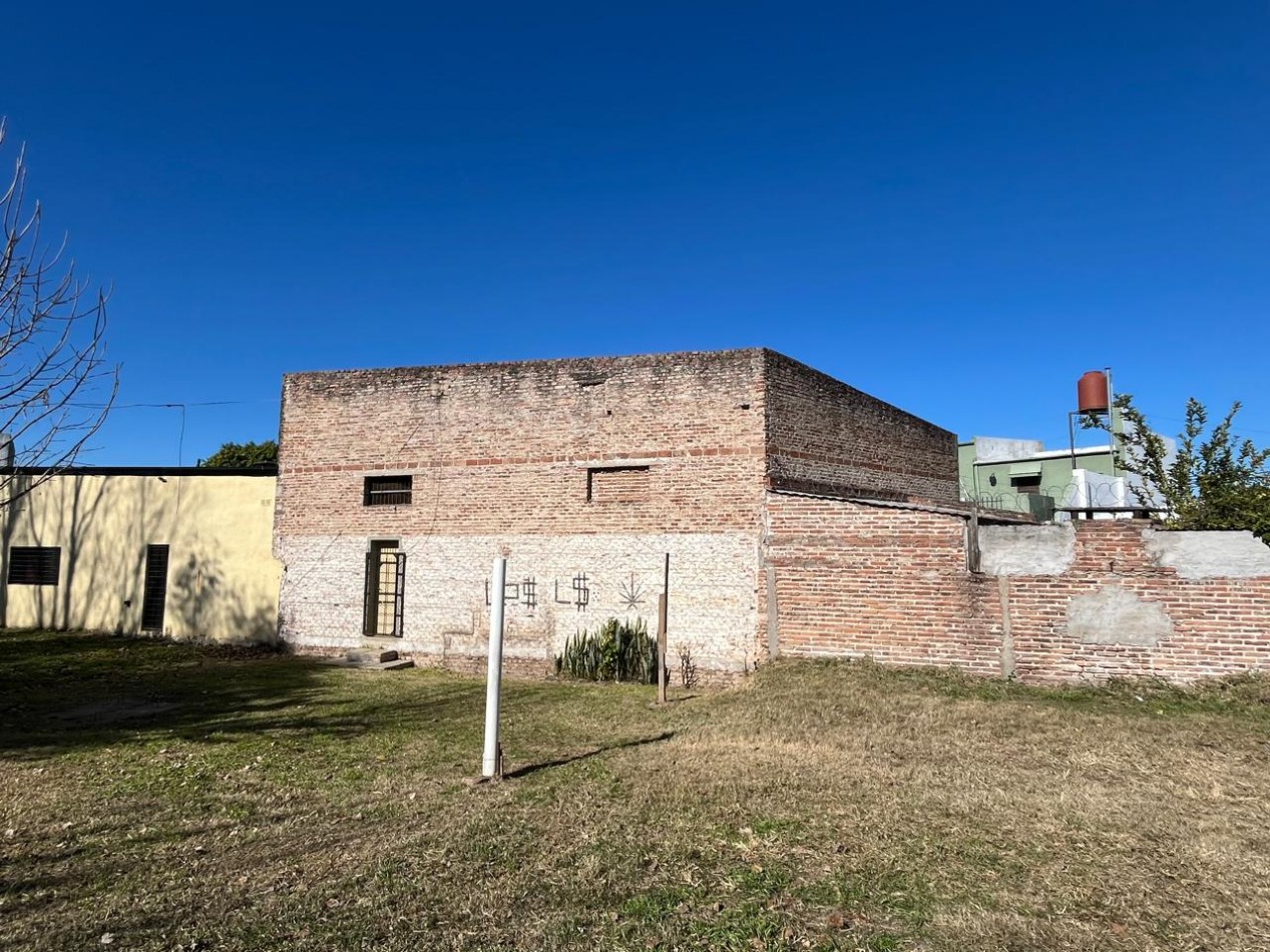 CASA DE CATEGORIA + GALPON IDEAL PARA DESARROLLO/EMPRENDIMIENTO DE TALLER/GIMNASIO/DUPLEX/ETC !! NUEVO INGRESO EN EXCLUSIVA