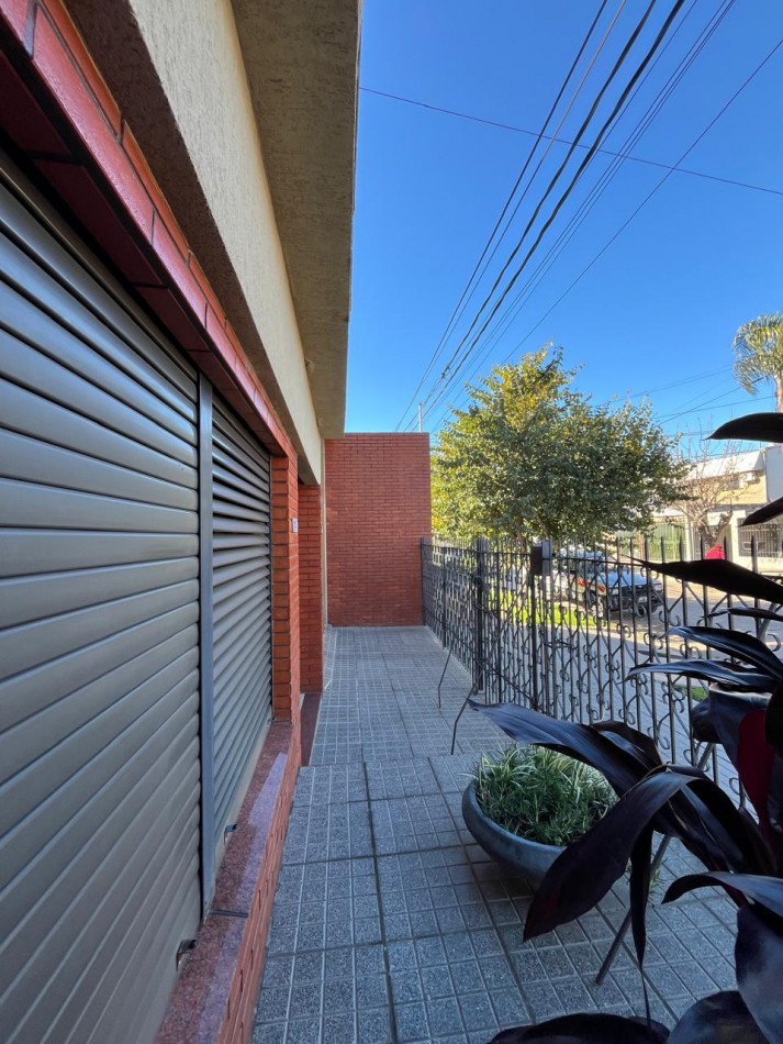 CASA DE CATEGORIA + GALPON IDEAL PARA DESARROLLO/EMPRENDIMIENTO DE TALLER/GIMNASIO/DUPLEX/ETC !! NUEVO INGRESO EN EXCLUSIVA