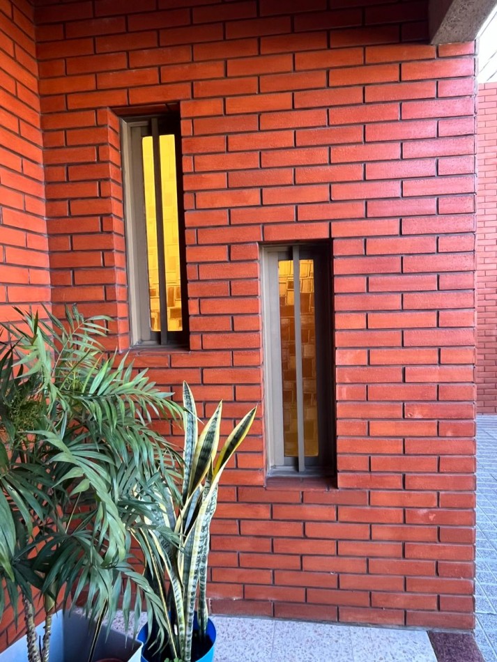 CASA DE CATEGORIA + GALPON IDEAL PARA DESARROLLO/EMPRENDIMIENTO DE TALLER/GIMNASIO/DUPLEX/ETC !! NUEVO INGRESO EN EXCLUSIVA