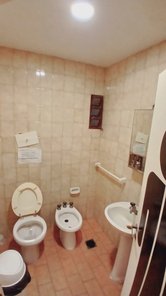 AMPLIO LOCAL A METROS DE LA PEATONAL, EVA PERON 2600