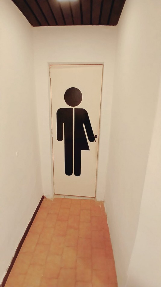 AMPLIO LOCAL A METROS DE LA PEATONAL, EVA PERON 2600