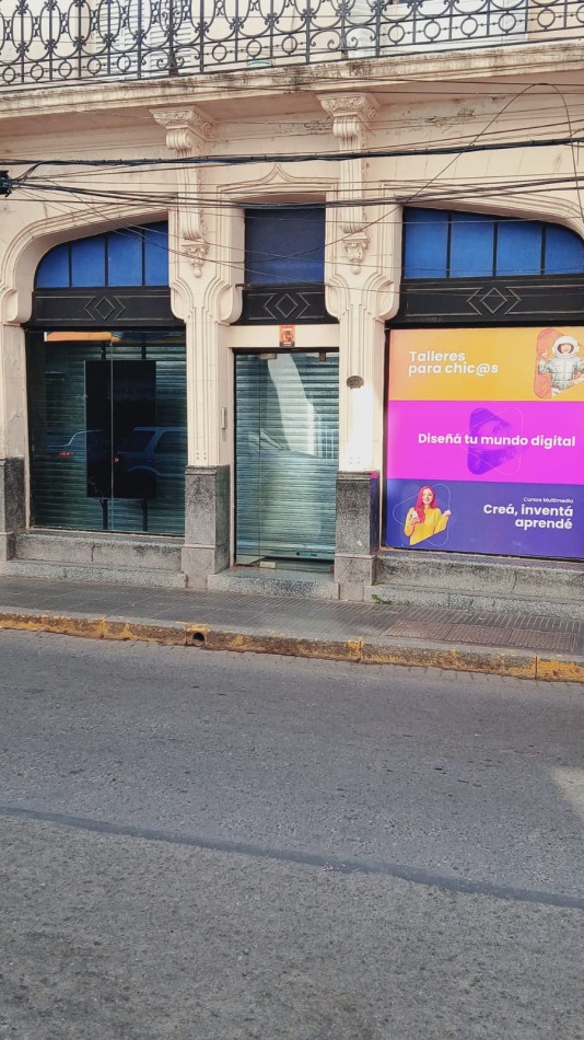 AMPLIO LOCAL A METROS DE LA PEATONAL, EVA PERON 2600