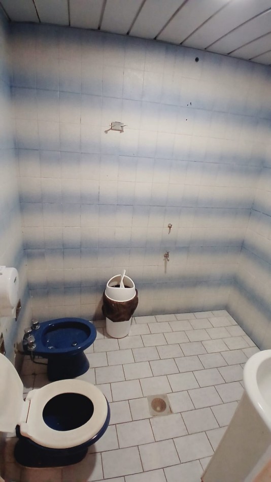 AMPLIO LOCAL A METROS DE LA PEATONAL, EVA PERON 2600