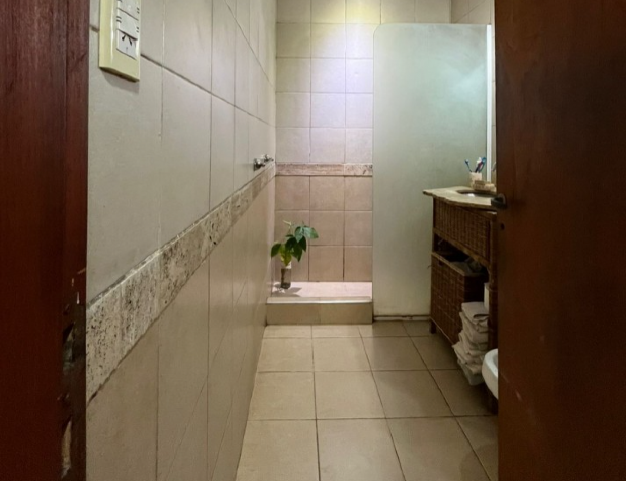 CASA CON ENORME PARQUIZADO VERDE ESPECTACULAR ESTADO !! ACEPTA ENTREGA Y FINANCIACION !! NO LA PIERDAS APURATE !!