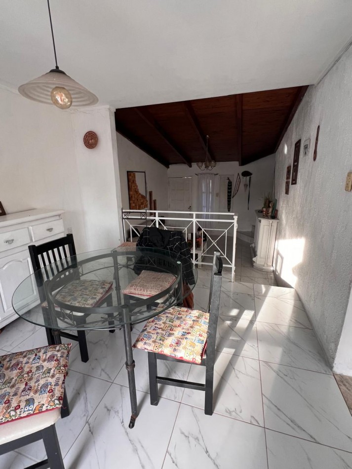 CASA EN BARRIO ALTOS DEL VALLE 