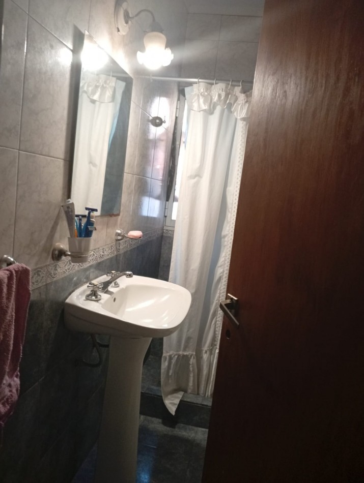 CASA CON GRAN TERRENO BARRIO SCARAFIA 