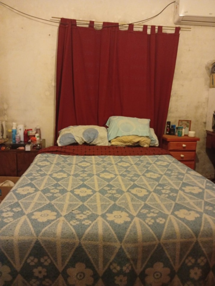 CASA CON GRAN TERRENO BARRIO SCARAFIA 