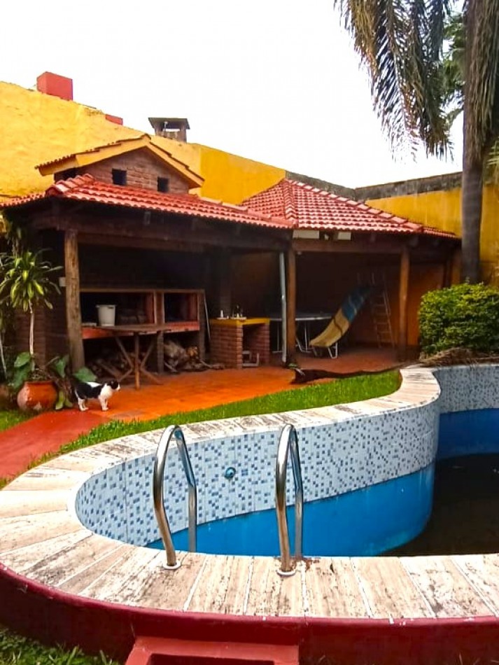 SE VENDE PROPIEDAD EN 4 DE ENERO 1864. EXCELENTE UBICACION.