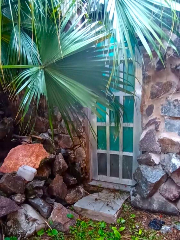 SE VENDE PROPIEDAD EN 4 DE ENERO 1864. EXCELENTE UBICACION.