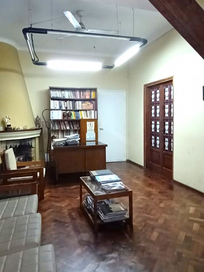 SE VENDE PROPIEDAD EN 4 DE ENERO 1864. EXCELENTE UBICACION.