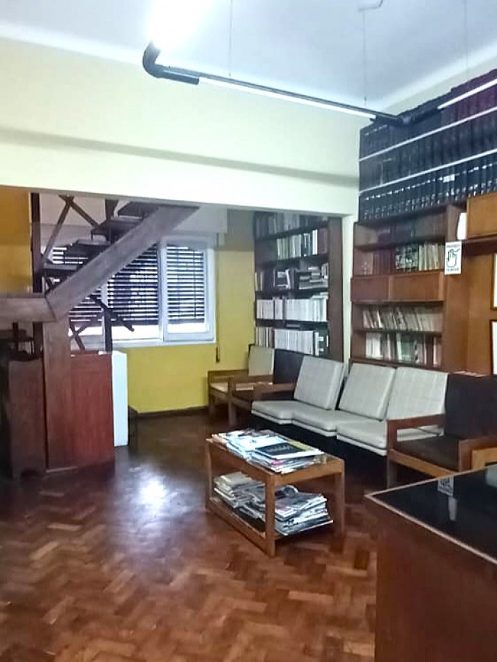 SE VENDE PROPIEDAD EN 4 DE ENERO 1864. EXCELENTE UBICACION.