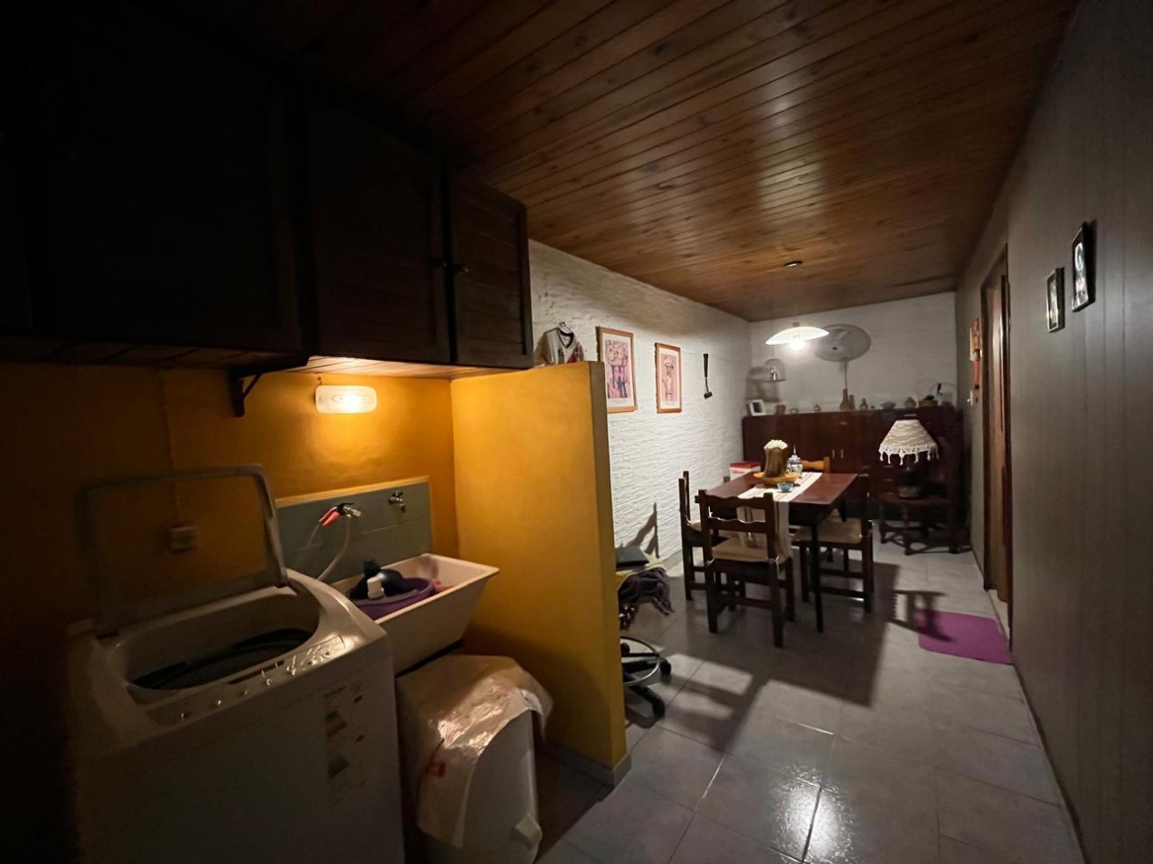 CASA + MONOAMBIENTE AMBOS EN IMPECABLE CONDICIONES !! OPORTUNIDAD DE INVERSION O PRIMERA VIVIENDA !!